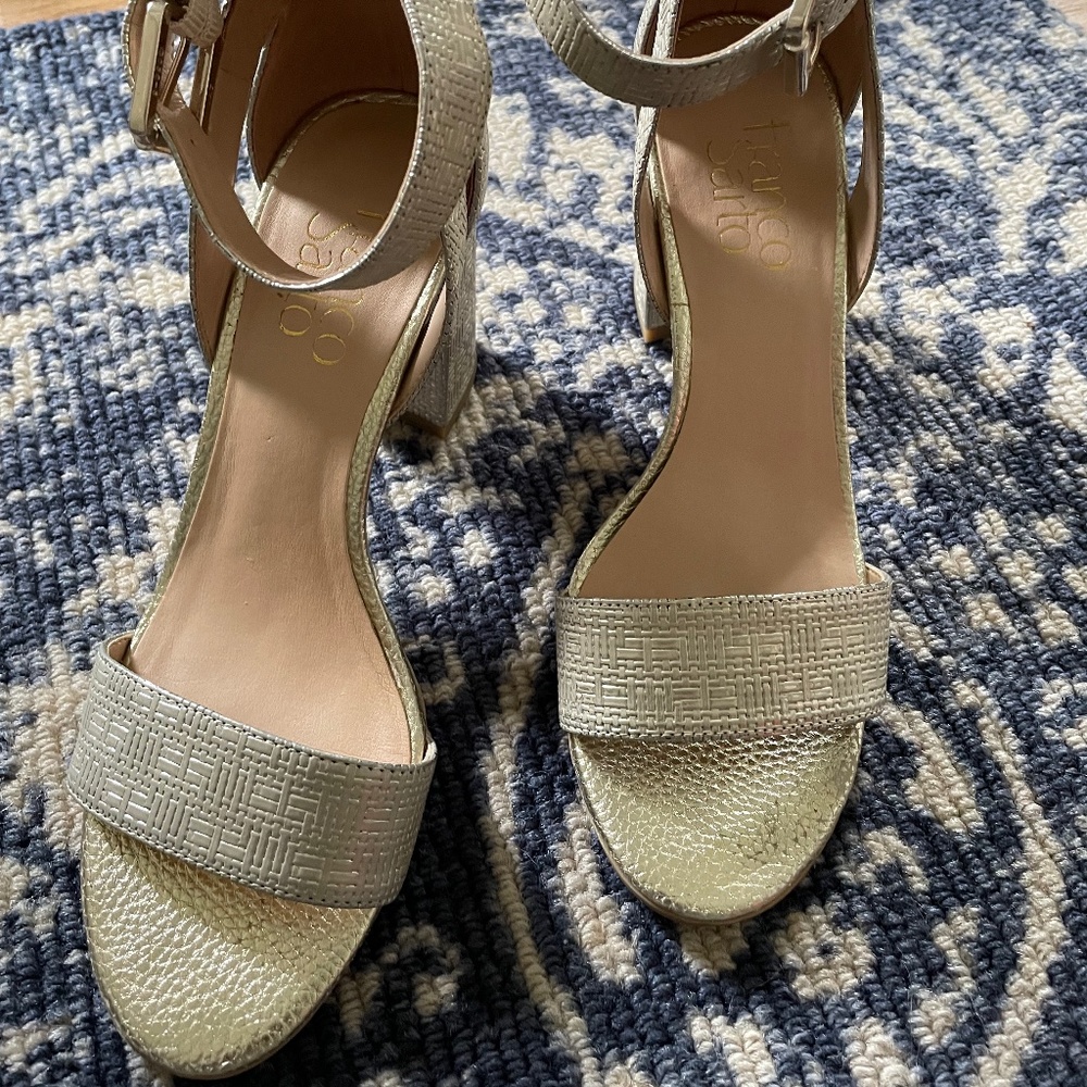 Franco Sarto Malibu heels platinum size 6.5 medium